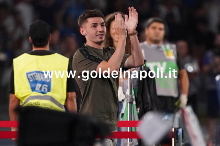 Gilmour: “Napoli? Sto amando questa città. Prima di arrivare ho parlato con De Zerbi”