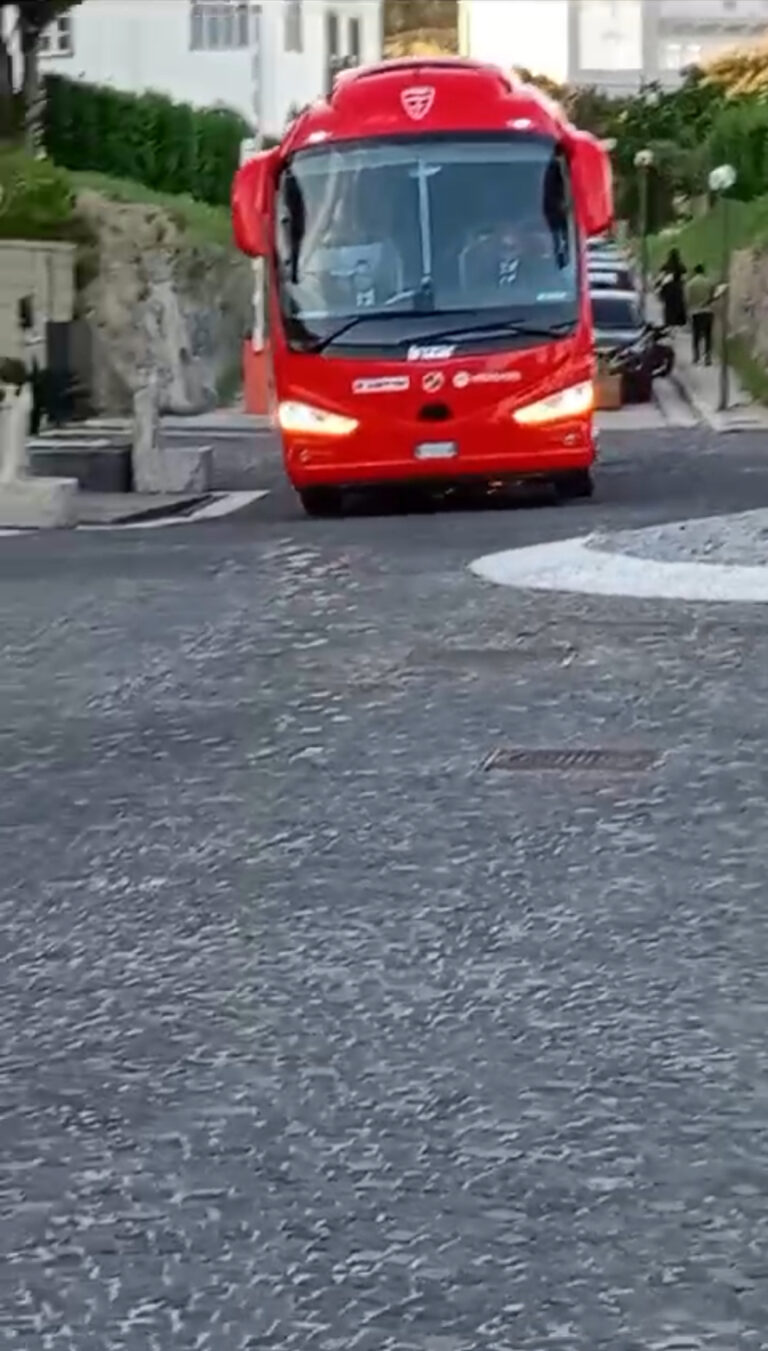 L’arrivo del Monza a Napoli