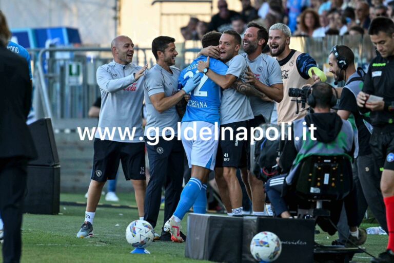 Cagliari-Napoli (0-4), terza vittoria di fila per Conte