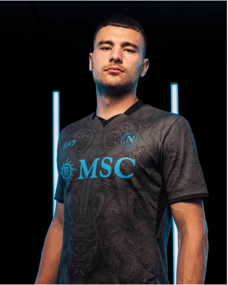 Il Napoli presenta il third kit