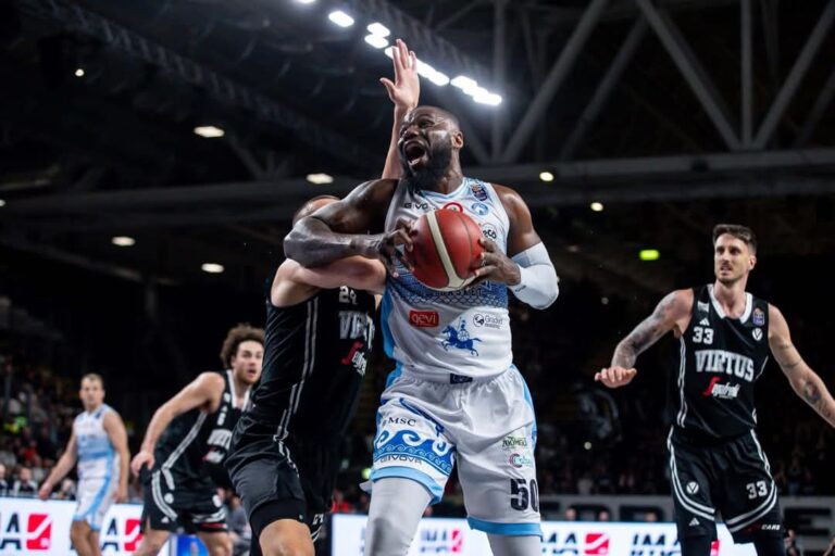 Napoli Basket sconfitto a Bologna