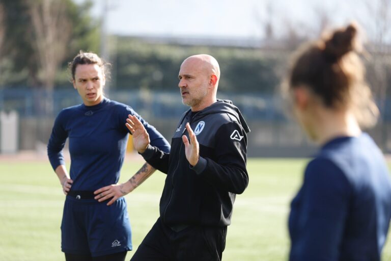 Il Napoli Femminile saluta mister Mango; Sassarini è il nuovo allenatore