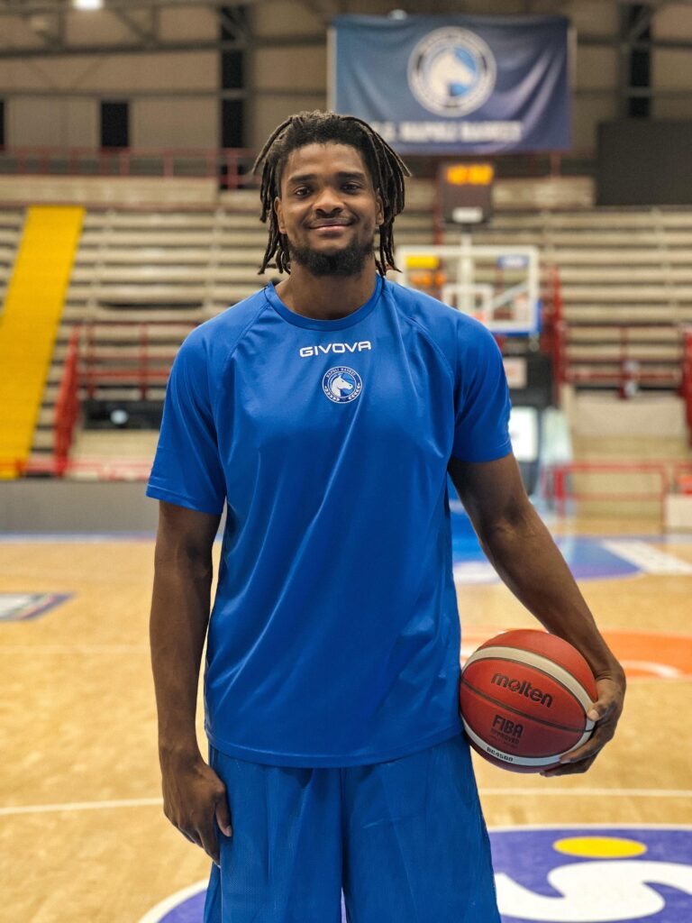 Napoli basket, Egbunu è arrivato in città